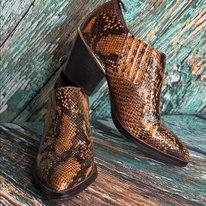 Bleecker & Bond Lydia ankle booties SnakeSkin 🐍 7